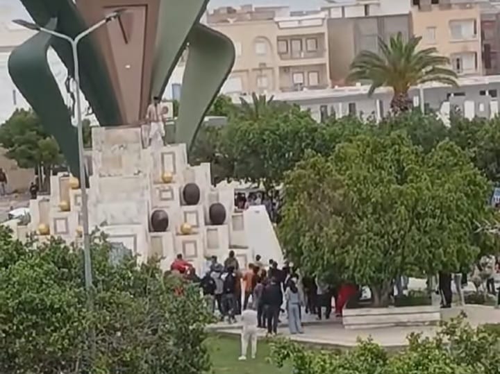 مساكن..شاب يحاول اضرام النار في جسده والأمن يتدخّل 
